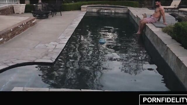 PORNFIDELITY Anna Bell Peaks Pounded Poolside
