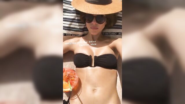 Jessica Alba - Sexy Body in a bikini, 4-30-2019