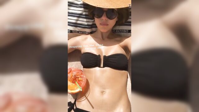 Jessica Alba - Sexy Body in a bikini, 4-30-2019