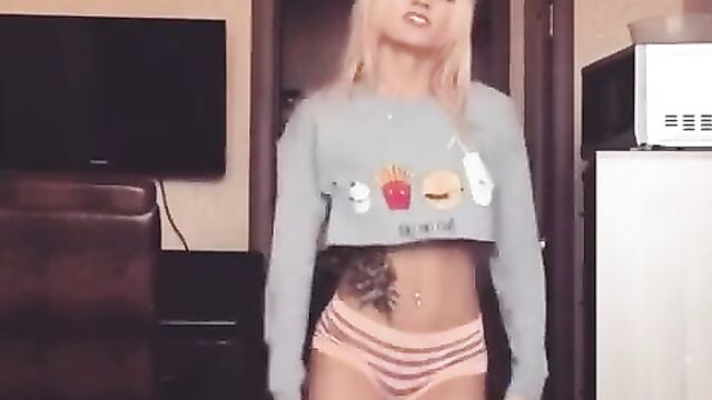 Sexy girl dancing (no nude)
