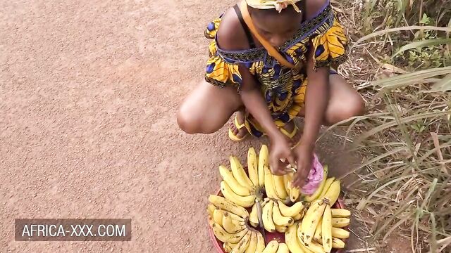 Black banana seller girl seduced for a hot fuck
