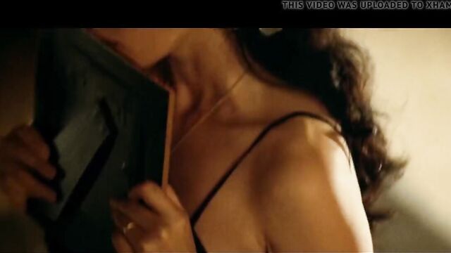 Monica Bellucci in Malena – Hottest Scenes