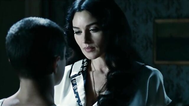 Monica Bellucci in Malena – Hottest Scenes