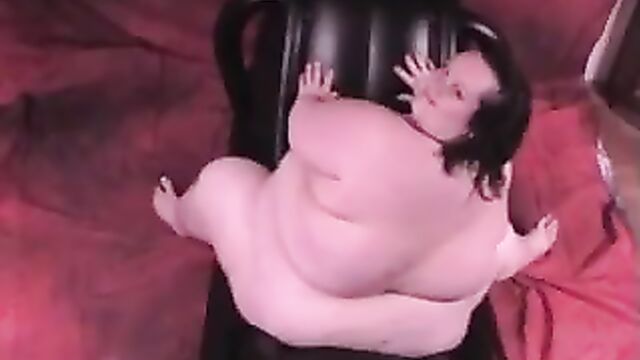 BBW Anna Cupid Couch 2