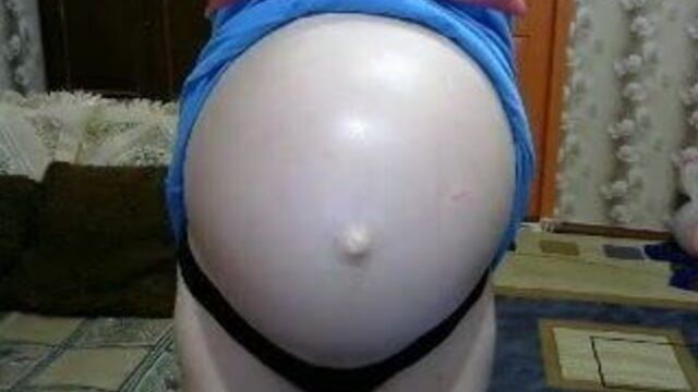 high pregnant webcamgirl strips