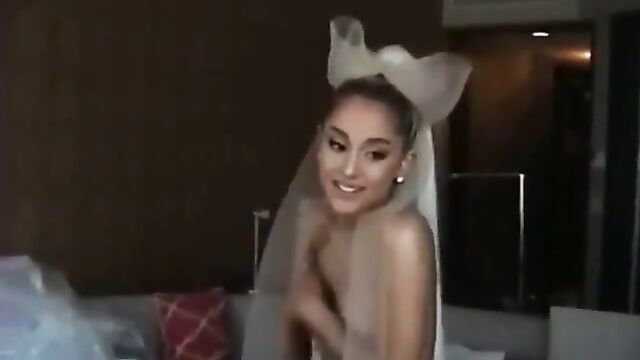 Ariana Grande Topless