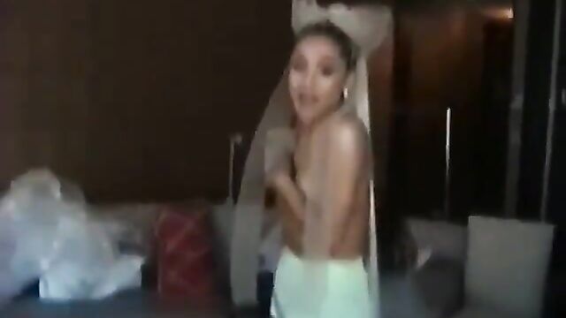 Ariana Grande Topless