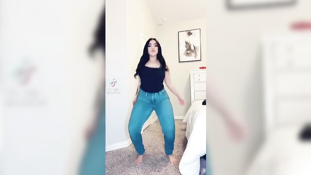 So Hot Nice Ass Latina in Jeans