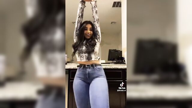 So Hot Nice Ass Latina in Jeans