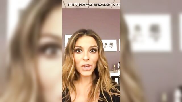 Maria Menounos showing off her cleavage