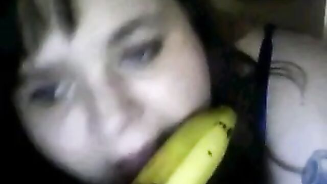 girl from US deepthroats a banana on chat roulette hot