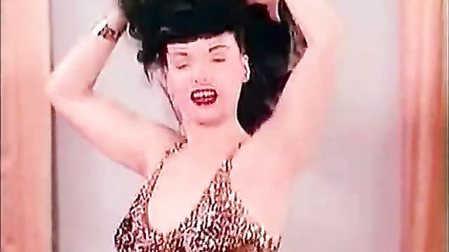 Sensitive Belly Dance of a Hot Pornstar (1950s Vintage)