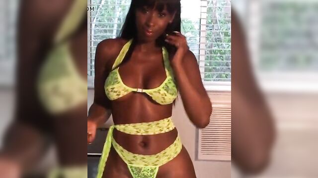 Bria Myles very hot