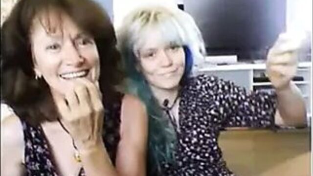 Real mother and not daughter Webcam 85