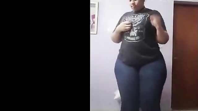 Bbw latina with wide hips dancing