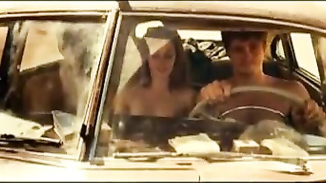 Kristen Stewart - On the Road 01