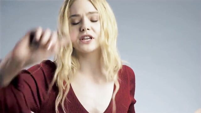 Elle Fanning sings