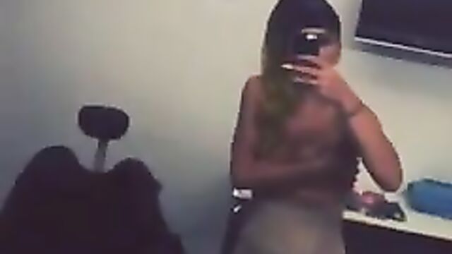 Lily Allen Dancing naked in front of mirror