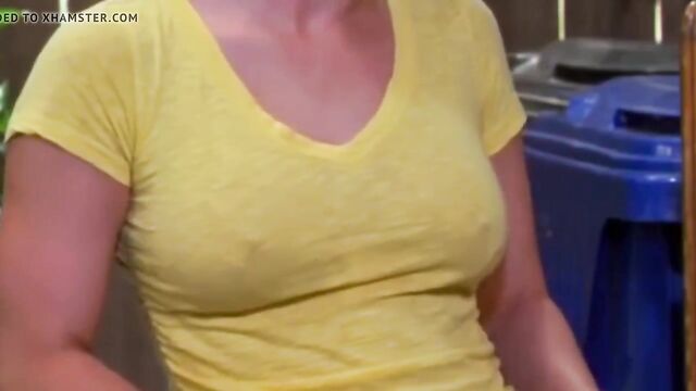 Kaley Cuoco Pokies Busty Tight Shirt