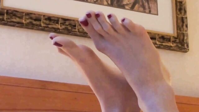 Long slender feet and toes