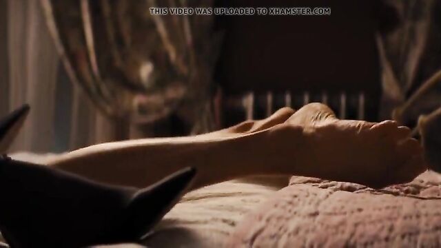 Margot Robbie hot sex scene