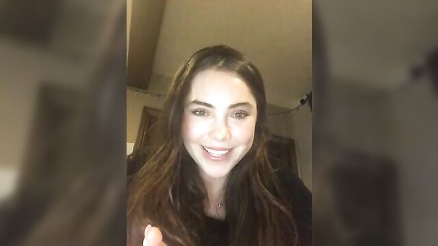 McKayla Maroney saying hello