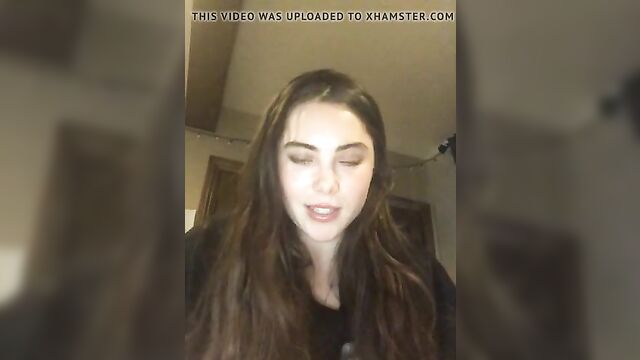 McKayla Maroney saying hello