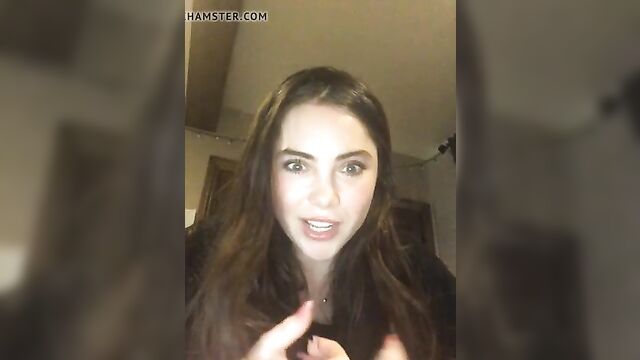 McKayla Maroney saying hello