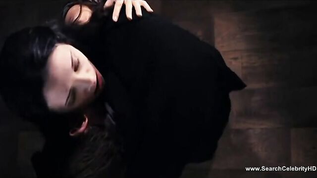 Asia Argento nude - Dracula 3d (2012)