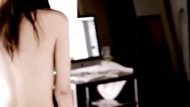 Emily Ratajkowski Nude Big Tits & Pussy on ScandalPlanetCom