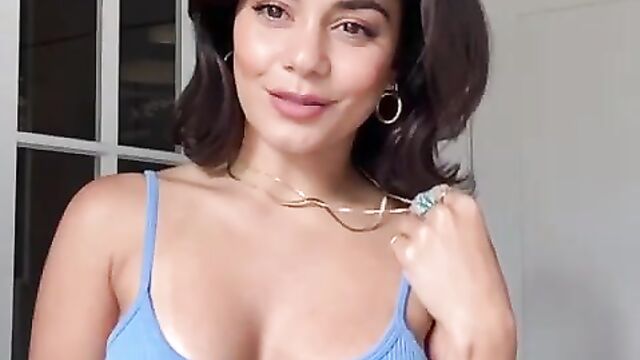 Vanessa Hudgens in slow-mo