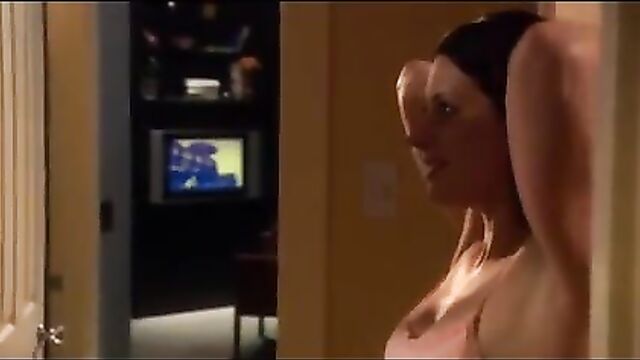 Paget Brewster - Huff s1e01