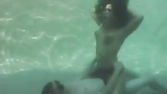 Moaning in Pleasure Underwater!