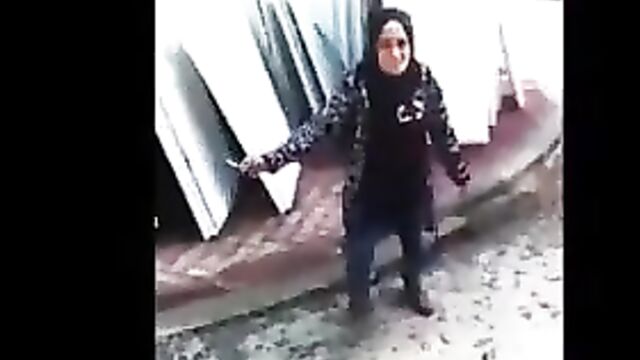 Turkish hijab turk turbanli genc orospu sigara esrar