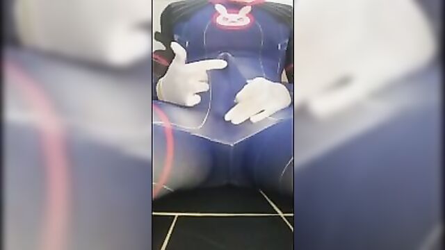 Trapcums through D.VA suit