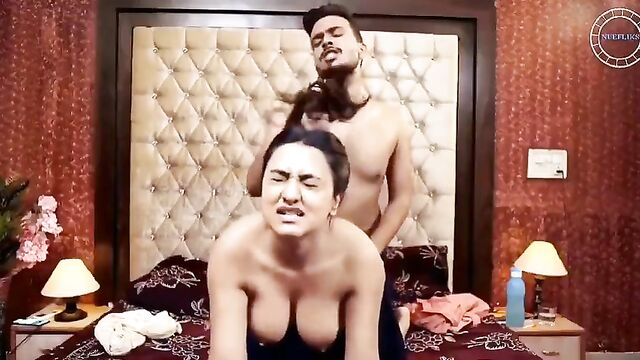 Indian model Jills Mohan fucks for the first time