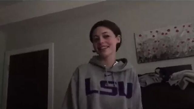 LSU cutie sucks dick