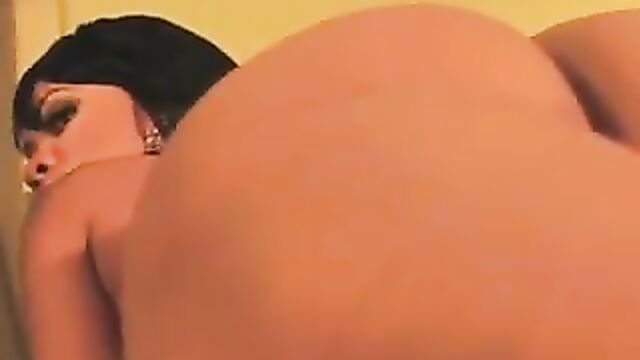 Deelishis: Big Sexy Black MILF ASS (PG13) - Ameman