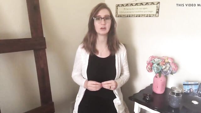 Nerd with huge tits shows how to squeeze milk