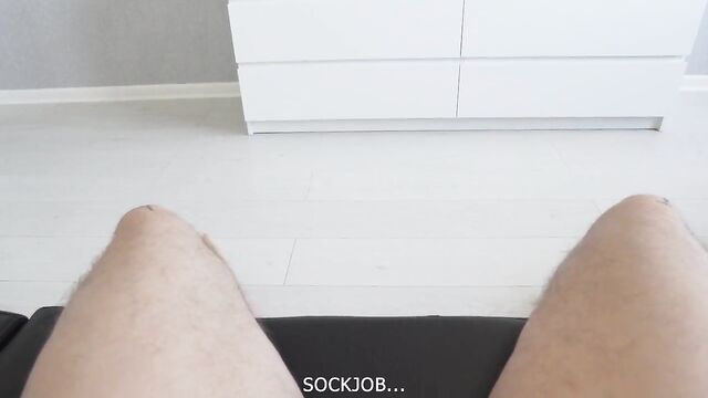 Stepsister does sockjob with stepbrother for the first time.