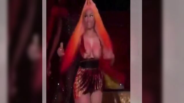 Nicki Minaj - Nip Slip