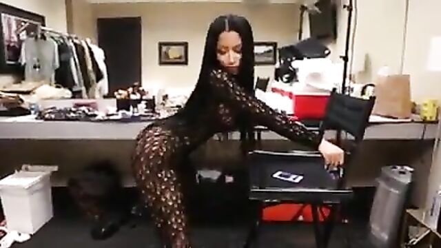 Nicki Minaj Twerking