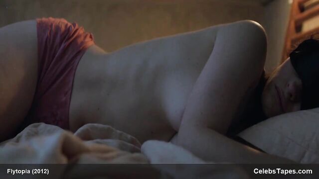 Rebecca Palmer topless in bed