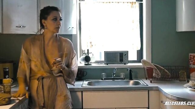 Maggie Gyllenhaal c-thru in The Deuce - S01E03