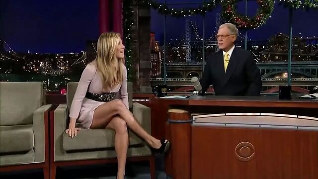 Jennifer Aniston Upskirt and Super Legs