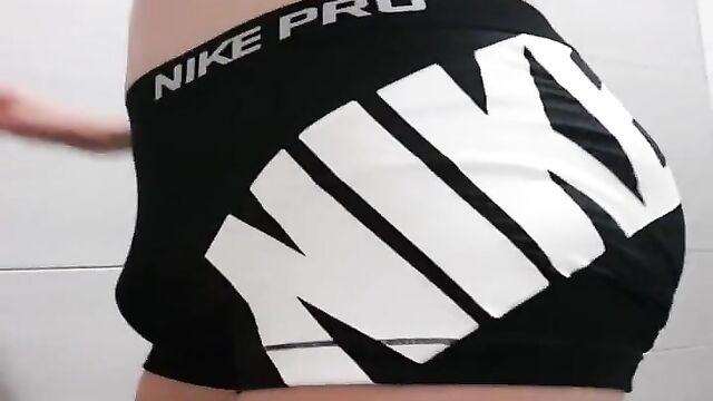 Nike Pro Shorts stretching