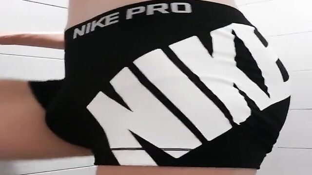 Nike Pro Shorts stretching