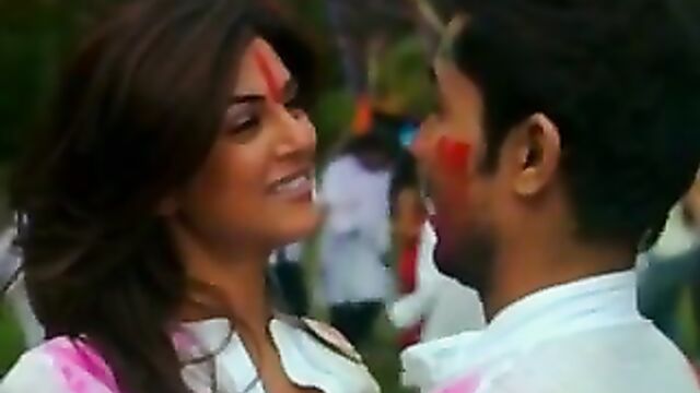 Sushmita Sen all kissing