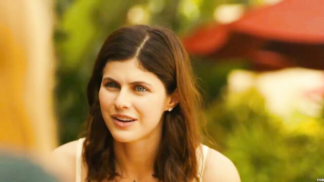 Anna Alex Daddario. Connie Britton -''The White Lotus'' S1E2