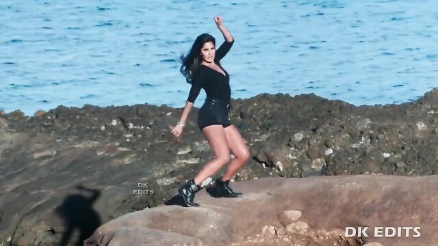 Katrina kaif hot thighs in Swag ke swagat